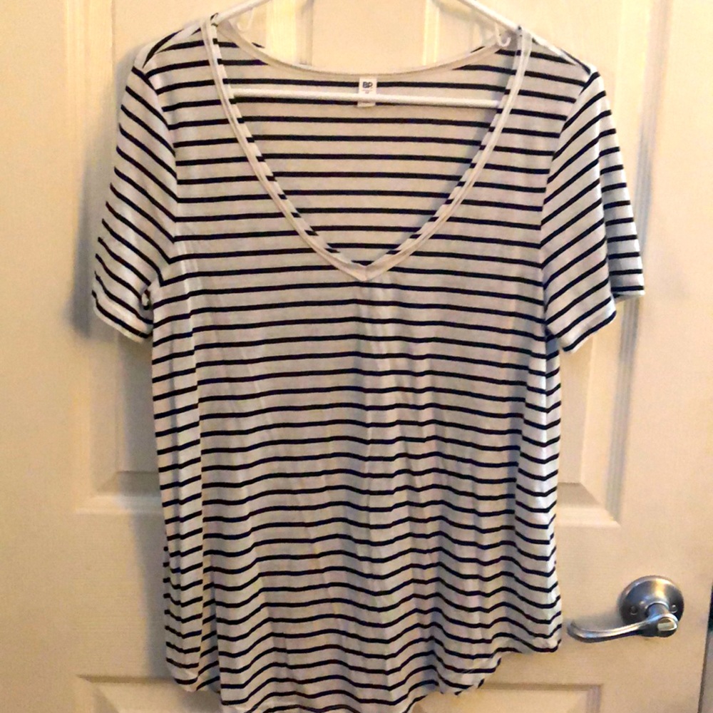 Nordstrom BP v neck t-shirt M